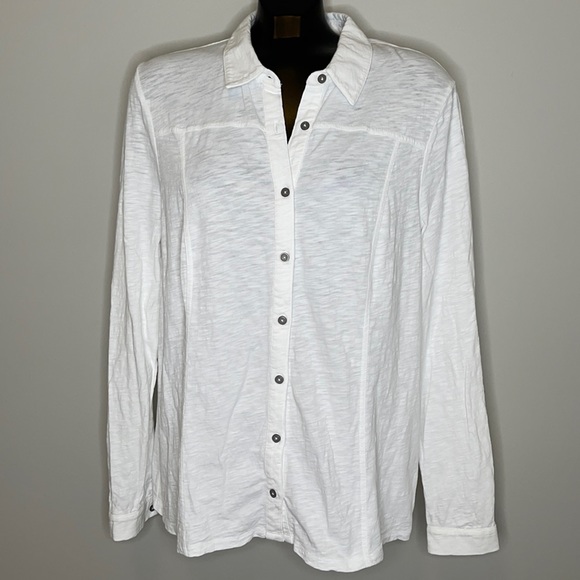 Boden Tops - BODEN White long sleeve collared buttoned shirt 16